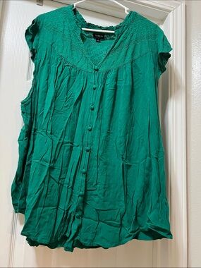 torrid emerald green embroidered button-front blouse